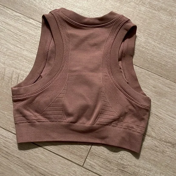 Alphalete Ozone cropped bra - Picture 3 of 3